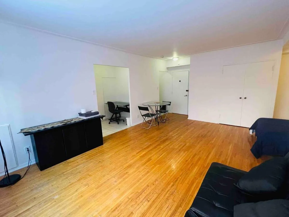 Stylish Montreal Apartment: Comfortable Stay In The Golden Square Mile Canada